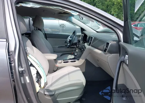 2018 Kia Sportage Lx z USA, uszkodzony, nr VIN KNDPM3AC8J7311715